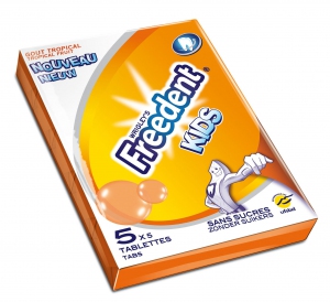 Freedent-5Pack-Sticks-Tropical-Fruit-3D