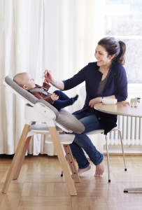 Stokke_Steps_Natural_with_Bouncer_Beige-39