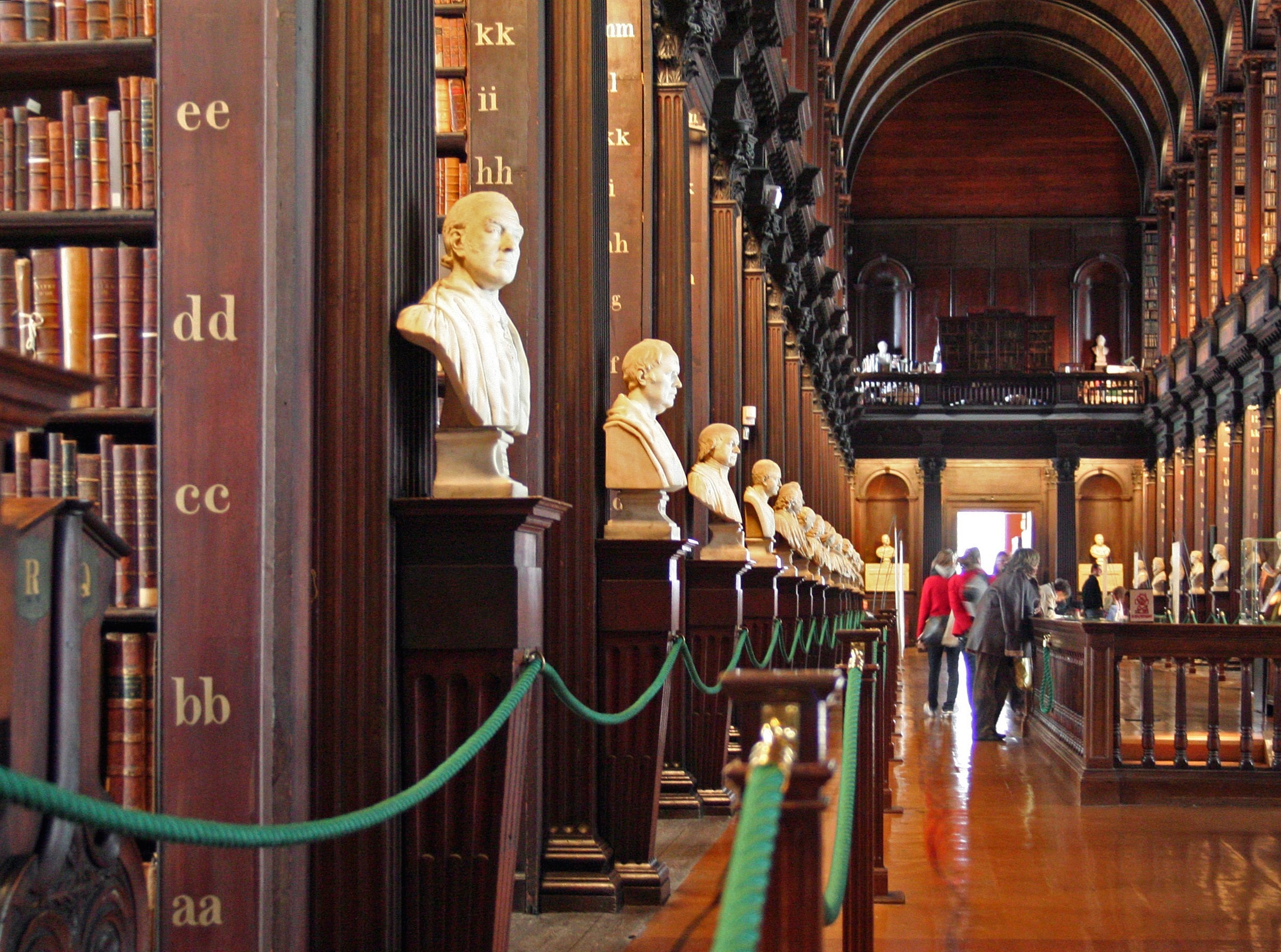 Trinity_College_Library-long_room