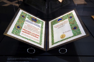 3._Prix_Nobel_de_chimie_decerne_a_Marie_Curie_1911__Didier_Plowy_-_CMN