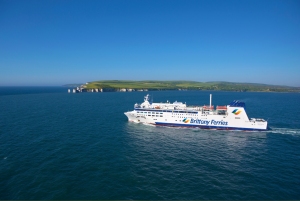 jurassic-coast-barfleur-and-old-harry-rocks-studland-bay-in-background