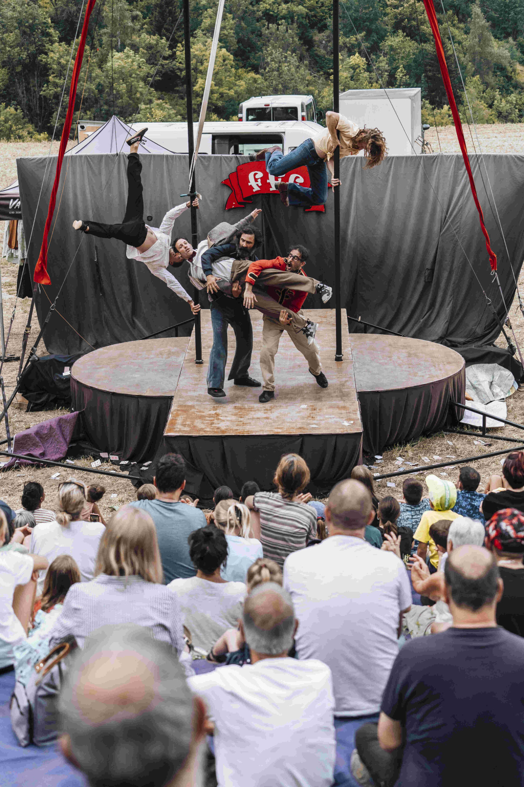 Vaujany-Circus-Festival-2022-NathanBernier-5-ConvertImage